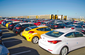 رئیس کل گمرک : واردات خودرو و تلفن همراه مشمول دریافت ضمانت‌نامه بانکی شد